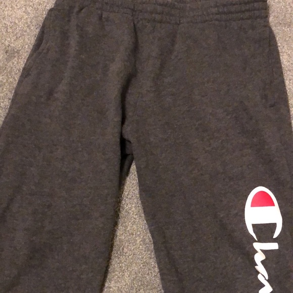 Champion sweats gently worn! Gray size large - Picture 3 of 5